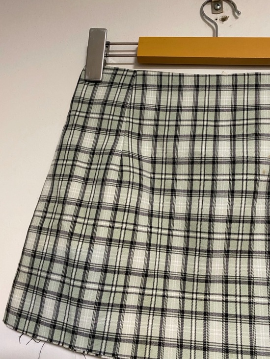 Princess Polly Plaid Mini Skirt US 0 Green Check Schoolgirl Style - Picture 3 of 9